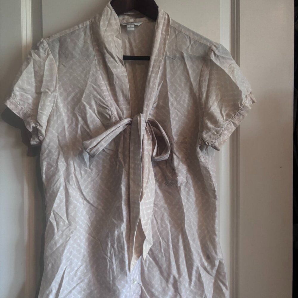 Banana Republic tan and white blouse